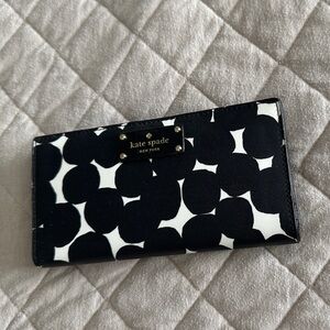 Kate Spade Black and White Circle Pattern Wallet